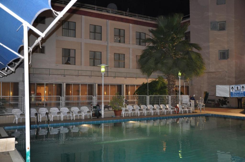 Royal Inn ティベリア エクステリア 写真